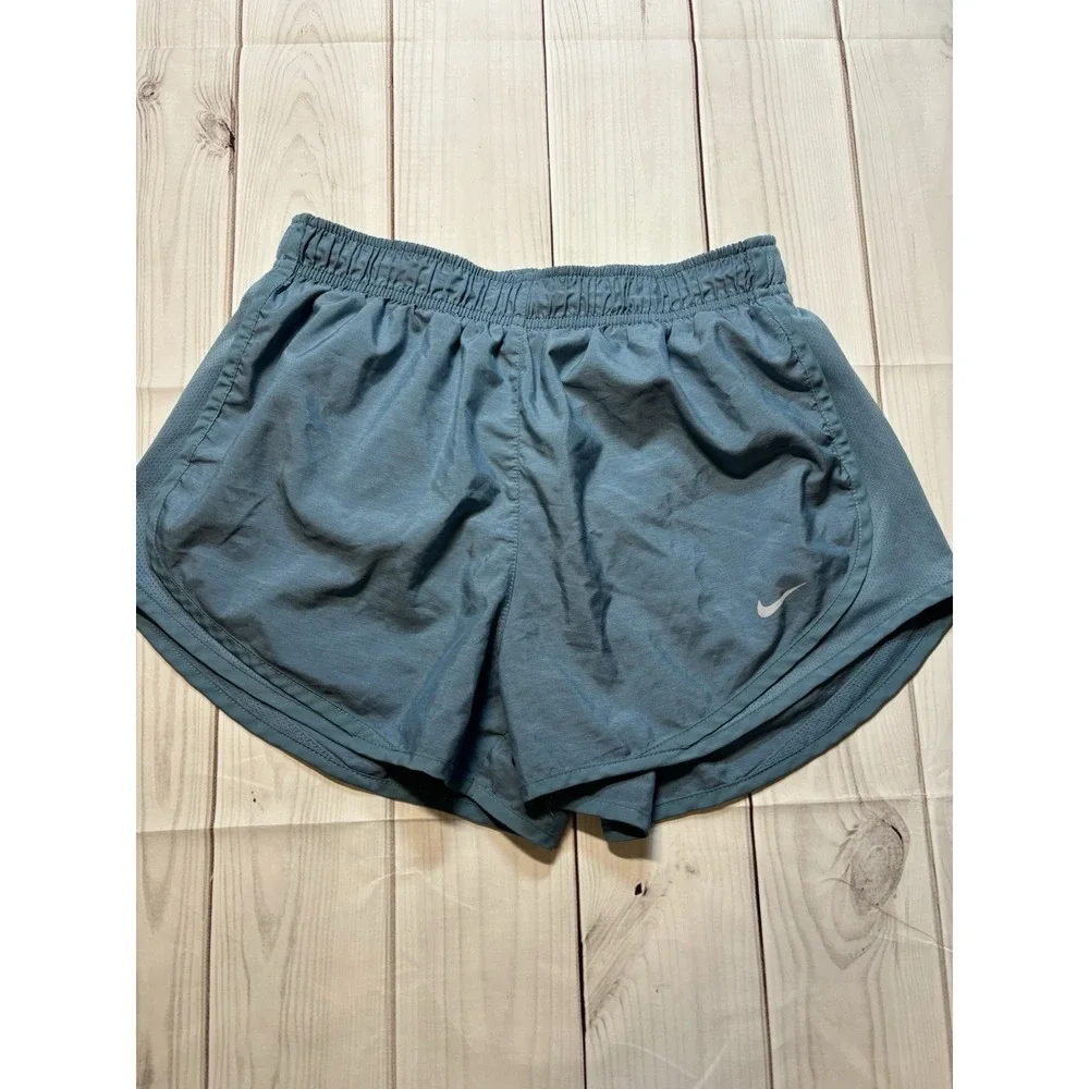 Women's Medium Nike Dri Fit Blue Shorts Lined Athletic